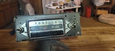VINTAGE 1962 PONTIAC DELCO PUSH BUTTON RADIO Model 983579 Great Condition! - Thumbnail 2