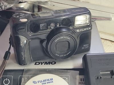 Fujifilm Discovery 312 Zoom 35mm Film Camera Point & Shoot Black Panorama - Thumbnail 3