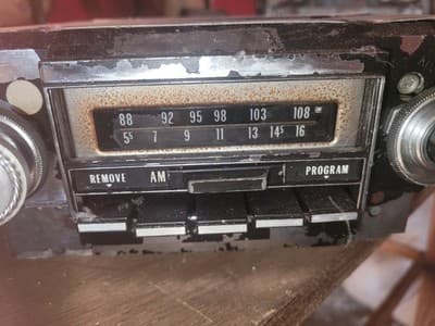 1978 - 87 Chevrolet GMC Blazer Jimmy factory AM/FM stereo radio - Thumbnail 2