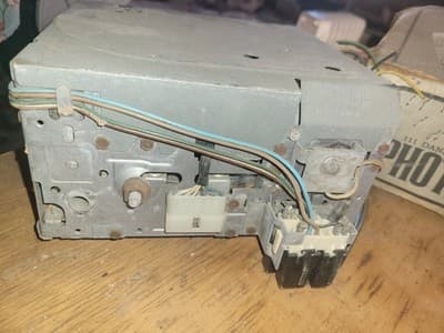 1978 - 87 Chevrolet GMC Blazer Jimmy factory AM/FM stereo radio - Thumbnail 7