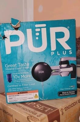 NIB PUR PLUS Faucet Filtration System Black & Chrome PFM200B (Damaged Box)