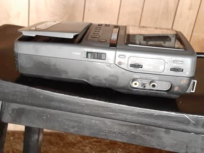 Sony GV-8 Video Walkman Video8 - NOT WORKING (see description for details) - Thumbnail 5