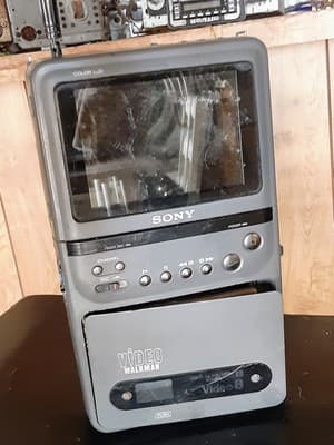 Sony GV-8 Video Walkman Video8 - NOT WORKING (see description for details) - Thumbnail 7