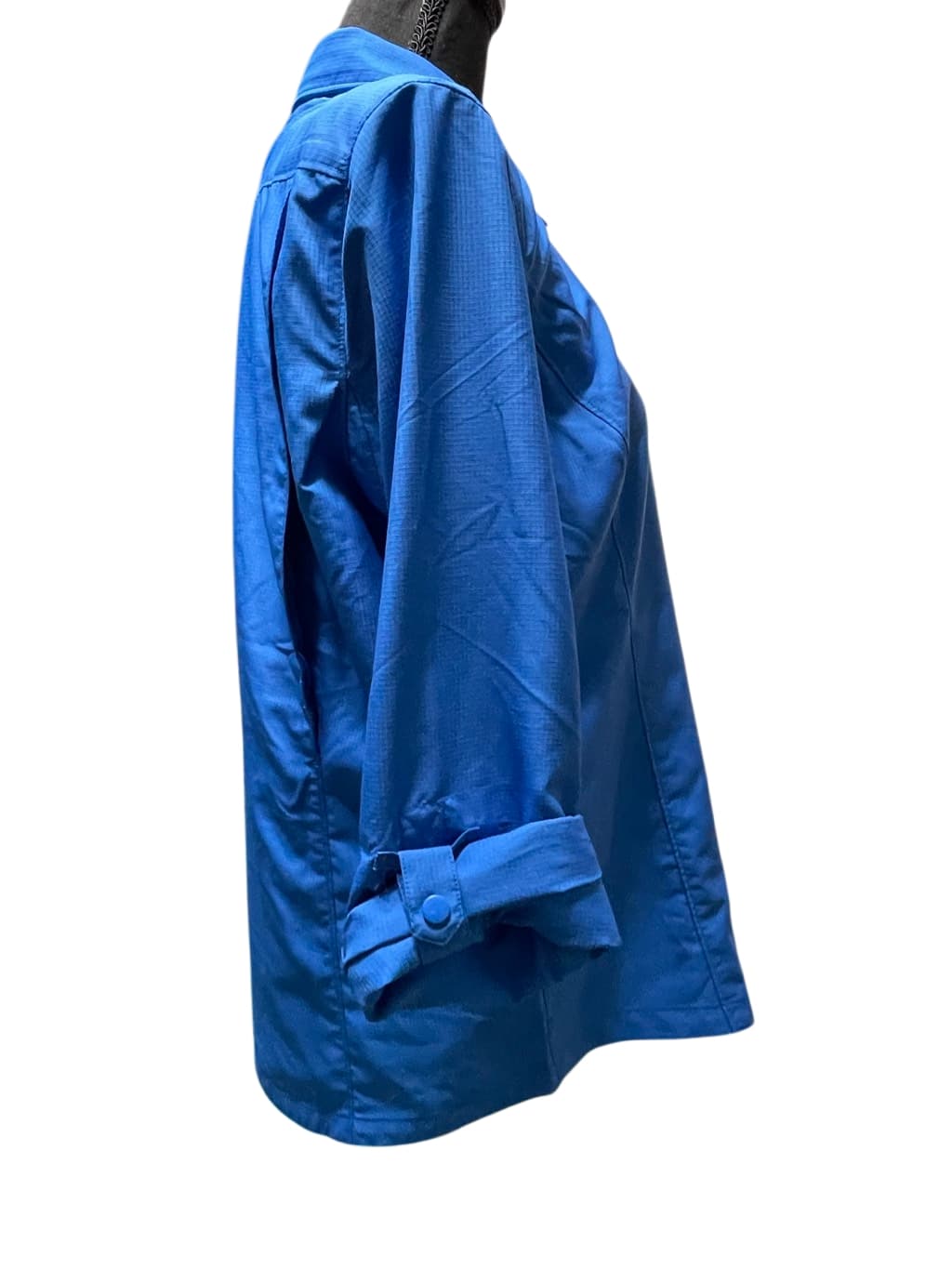 Duluth Trading Co Women’s Cobalt Blue Vented L/S Button front top - Thumbnail 4