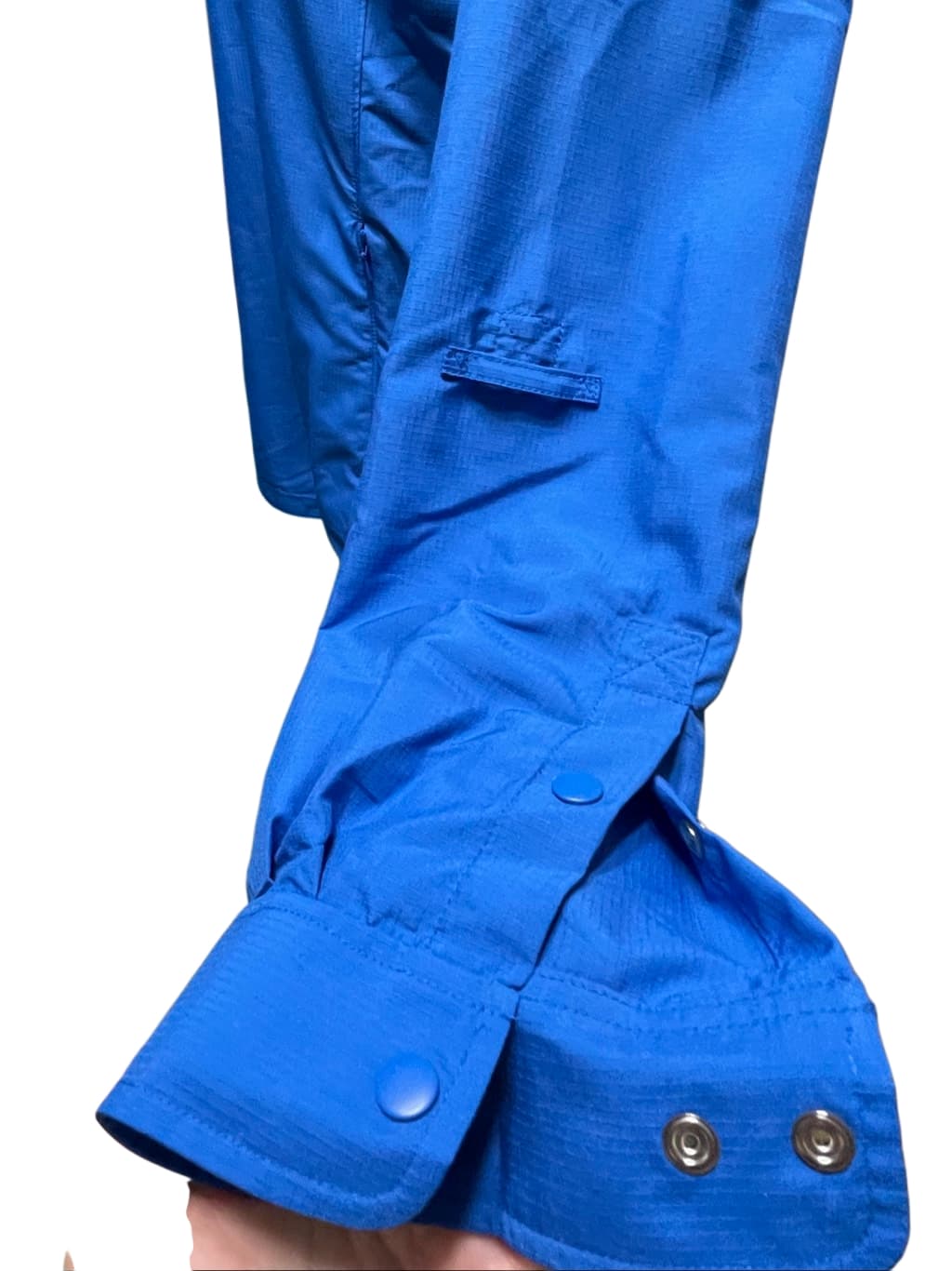 Duluth Trading Co Women’s Cobalt Blue Vented L/S Button front top - Thumbnail 12