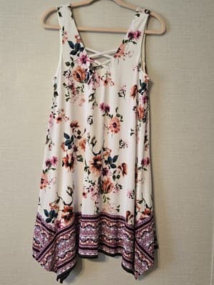 Three Pink Hearts Women's Sleeveless Dress Floral Pattern, Size L - Image 1