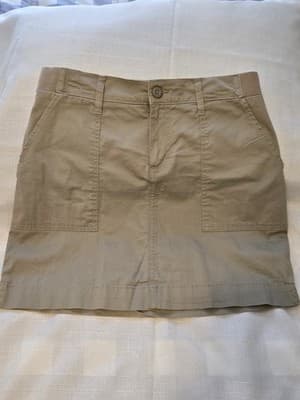 Lee Women's Khaki Casual Skort Size 8M Cotton Blend Mid Rise - Image 1