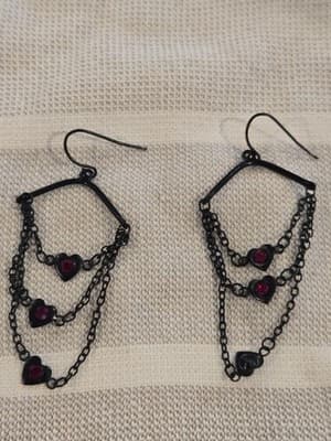 Vintage Black Chain Dangle Earrings with Red Heart Accents - Thumbnail 2