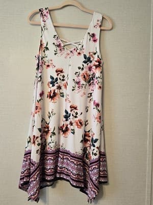 Three Pink Hearts Women's Sleeveless Dress Floral Pattern, Size L - Thumbnail 2