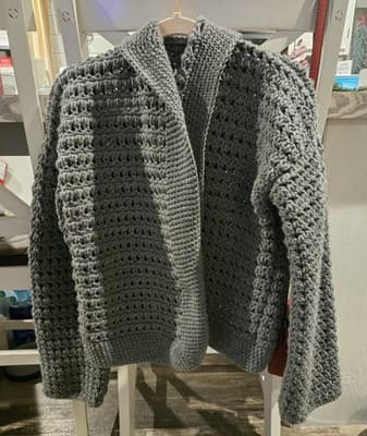 Handmade Chunky Crochet Gray Cardigan Sweater for Women - Thumbnail 3