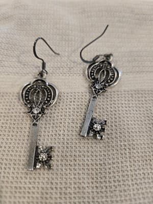 Vintage Silver Toned Key Dangle Earrings - Image 1
