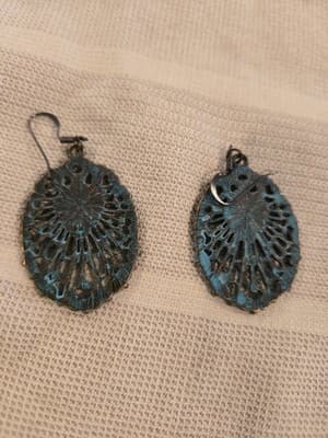 Vintage Style Filigree Blue Dangle Earrings With Gold Accent - Thumbnail 3