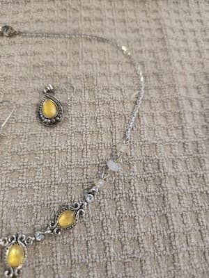 Vintage Gold Tone And Yellow Stone Necklace And Earring Jewelry Set - Thumbnail 5