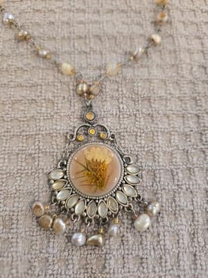 Vintage Floral Resin Pendant Necklace with Beads Silver Tone Chain - Thumbnail 2
