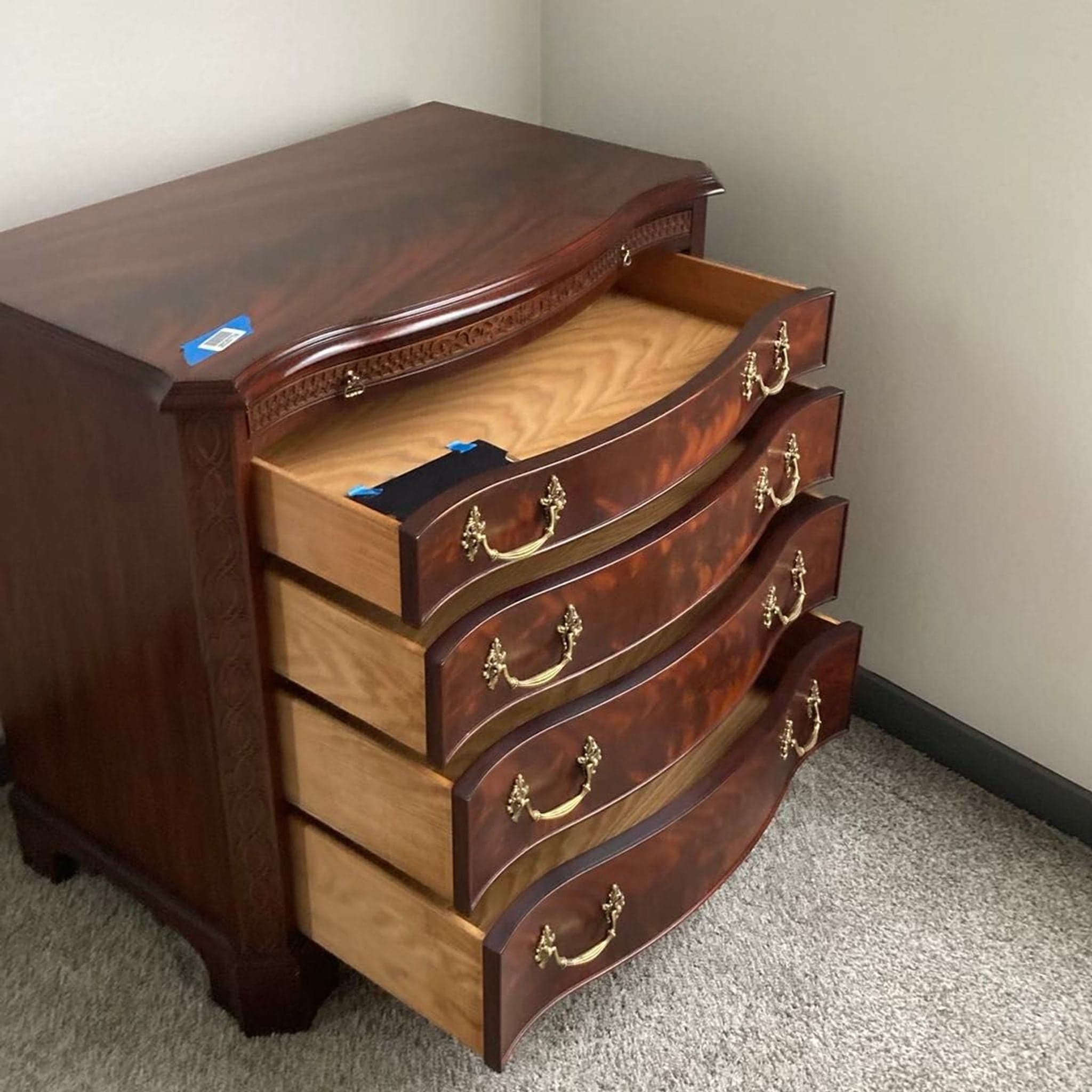 Henkel-Harris Serpentine Mahogany Bachelor Chest - Thumbnail 4
