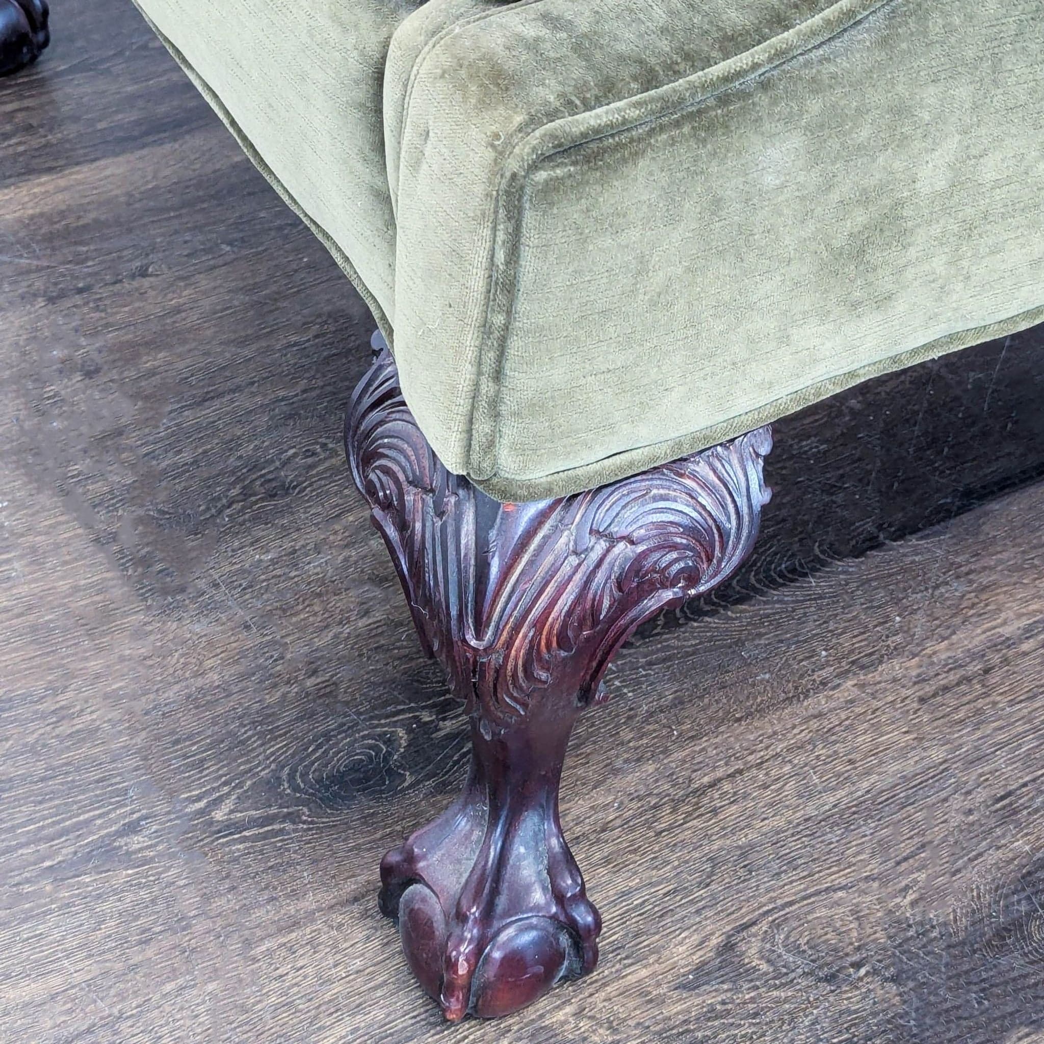 Thomasville Olive Green Tufted Lounge Chair with Carved Wooden Legs - Thumbnail 6