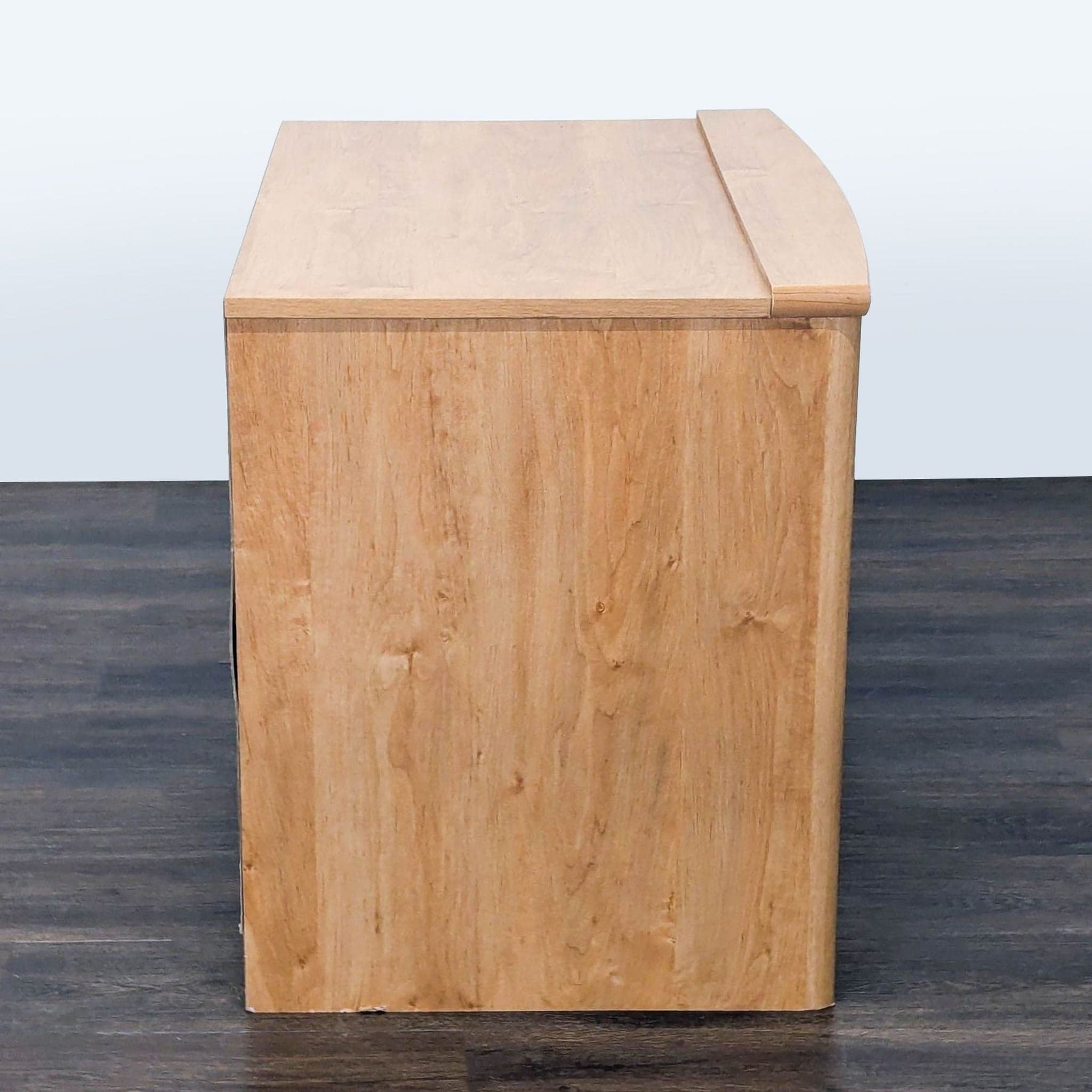 Storage Cabinet with Shelving - Thumbnail 4