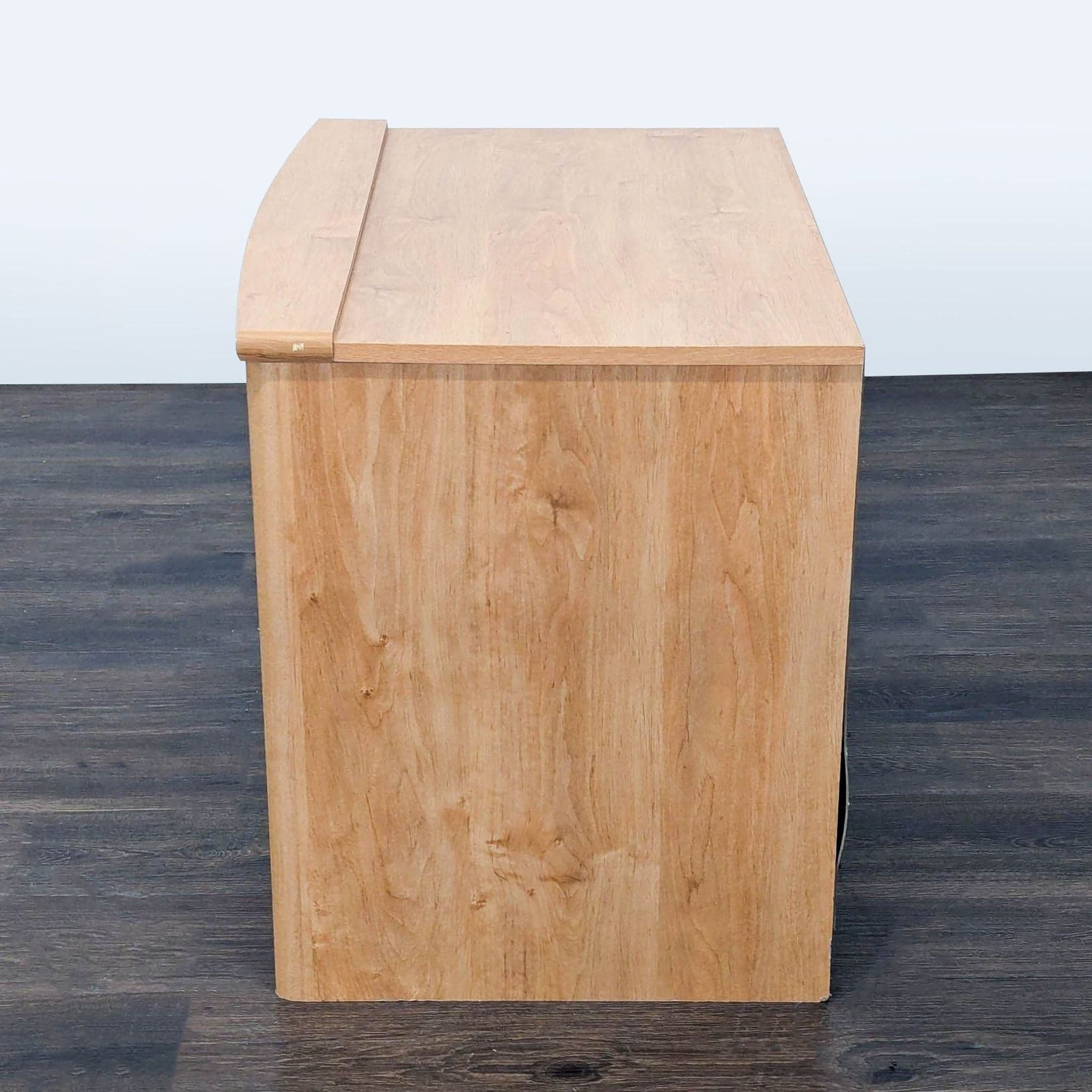 Storage Cabinet with Shelving - Thumbnail 6