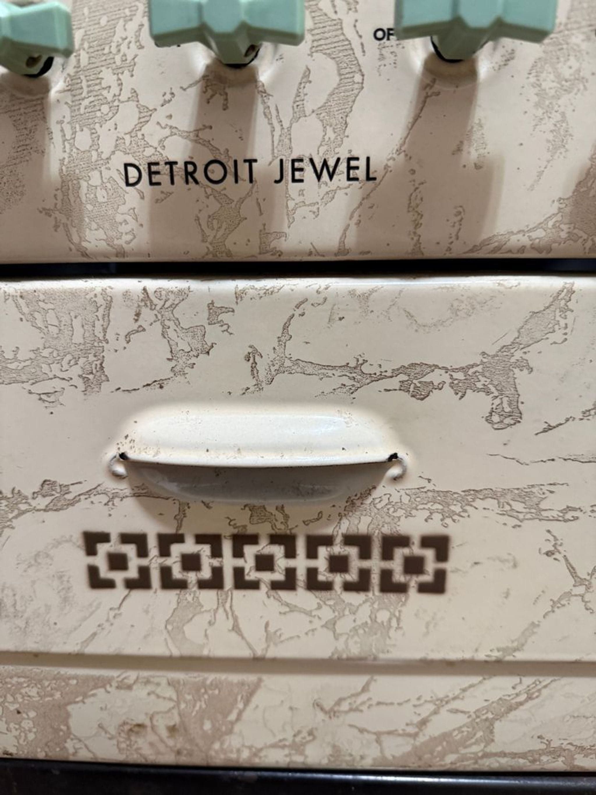 Vintage 1930s Detroit Jewel Gas Stove and Oven Combo, Cream and Black, Retro Kitchen Appliance - Thumbnail 4