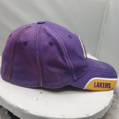 Official NBA Vintage SPL28 Los Angeles Lakers Hat Cap Flexfit Small Medium - Thumbnail 4