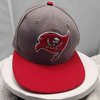 Buccaneers Era 59Fifty Fitted Cap Gray Red NFL Skull Flag size 6 7/8 - Image 1