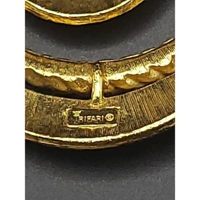 Vintage Crown Trifari Gold Tone Pendant & Necklace, signed - Thumbnail 4