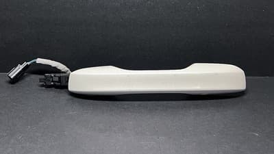 OEM 2022-26 HONDA CIVIC SPORT RIGHT PASSNGR FRONT EXT. DOOR HANDLE ASSMBLY WHITE - Image 1
