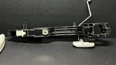 OEM 2022-26 HONDA CIVIC SPORT RIGHT PASSNGR FRONT EXT. DOOR HANDLE ASSMBLY WHITE - Thumbnail 7