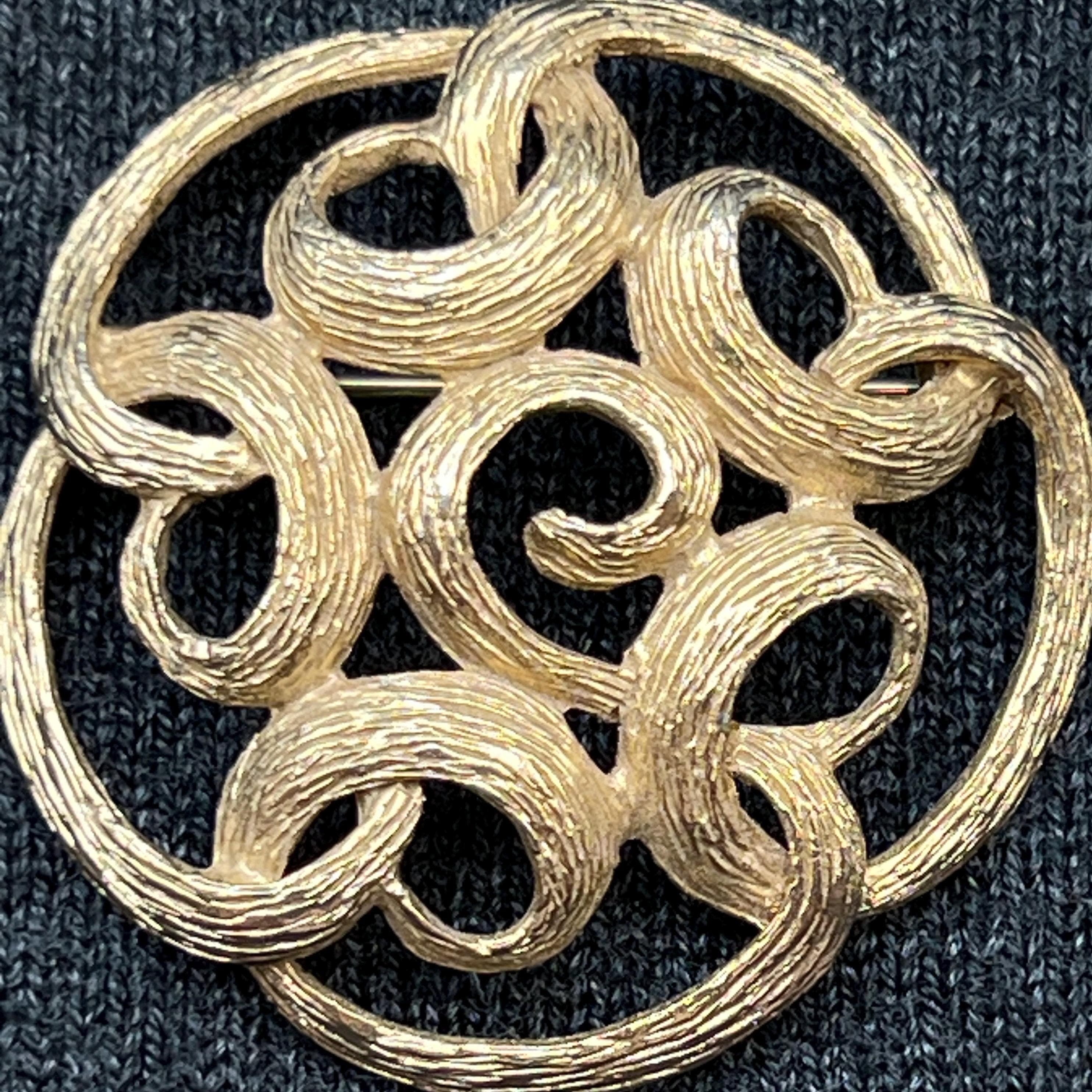 VTG Mid Century Sarah Coventry Swirl Brooch, Gold Tone, Signed - Thumbnail 2