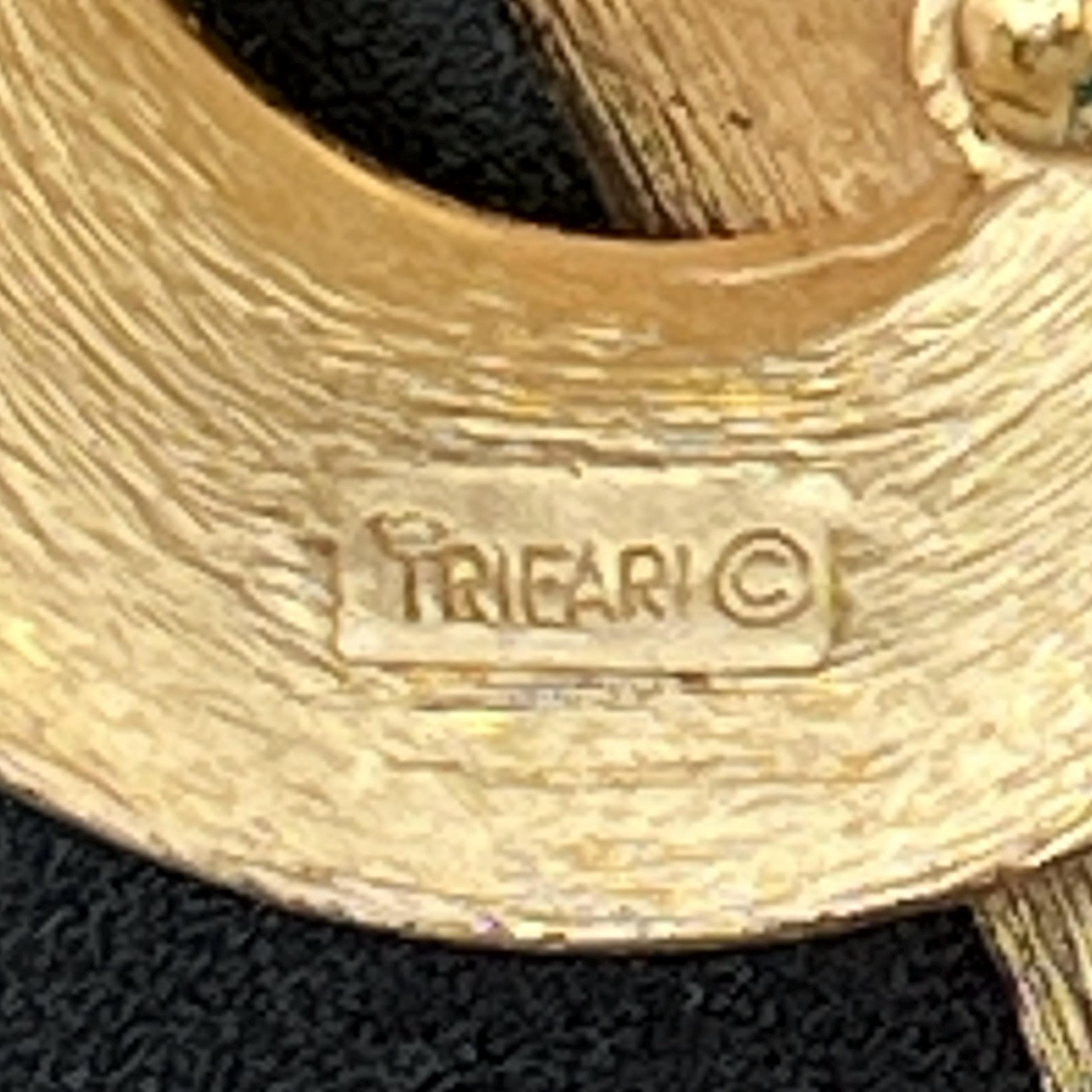 VTG Mid Century Crown Trifari “Q” Initial Monogram Brooch, Gold Tone, Signed - Thumbnail 5