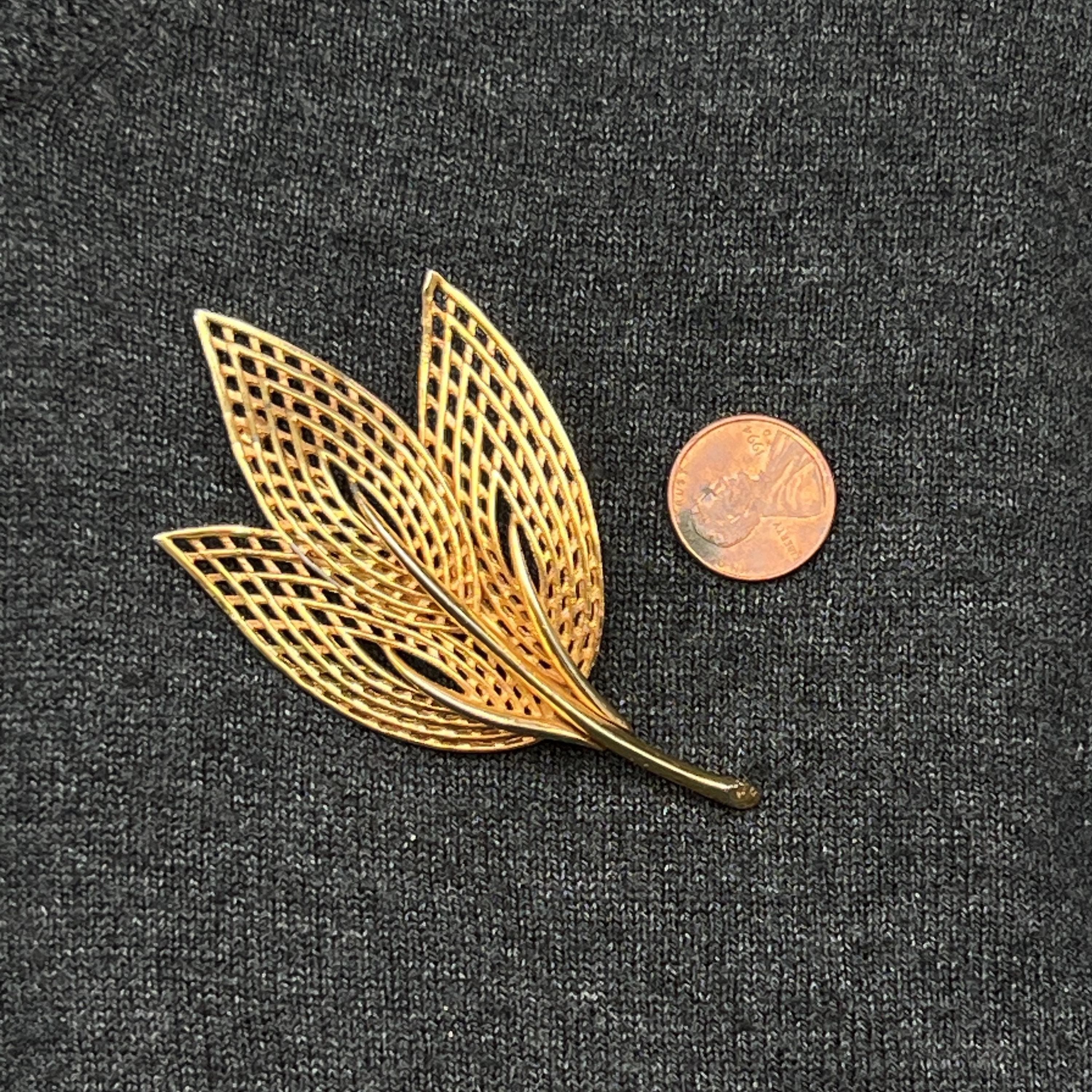 VTG Mid Century Corocraft Leaf Floral Brooch, Gold Tone, Signed - Thumbnail 2