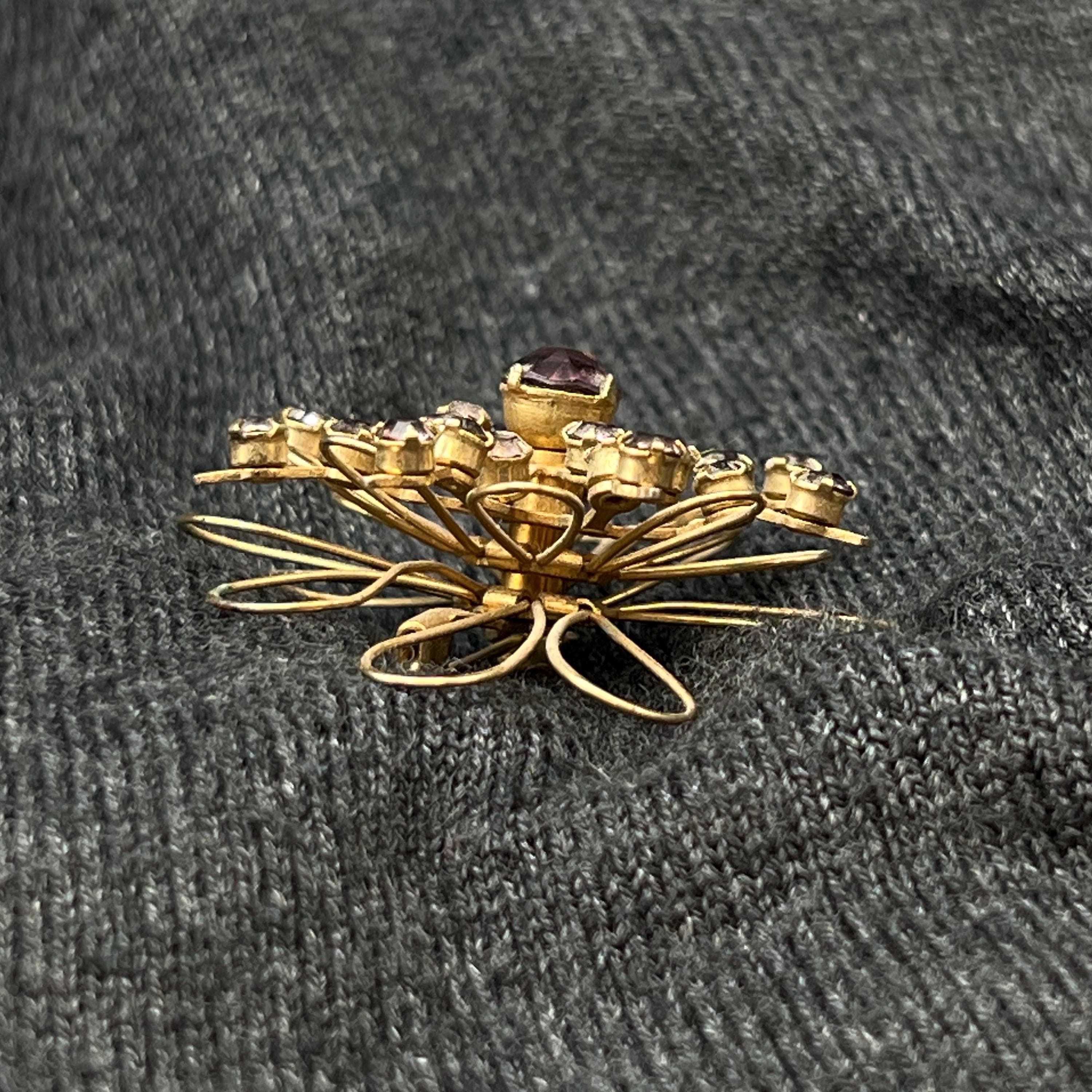 VTG Mid Century Coro Floral Brooch, Gold Tone & Purple Stones, Signed - Thumbnail 4