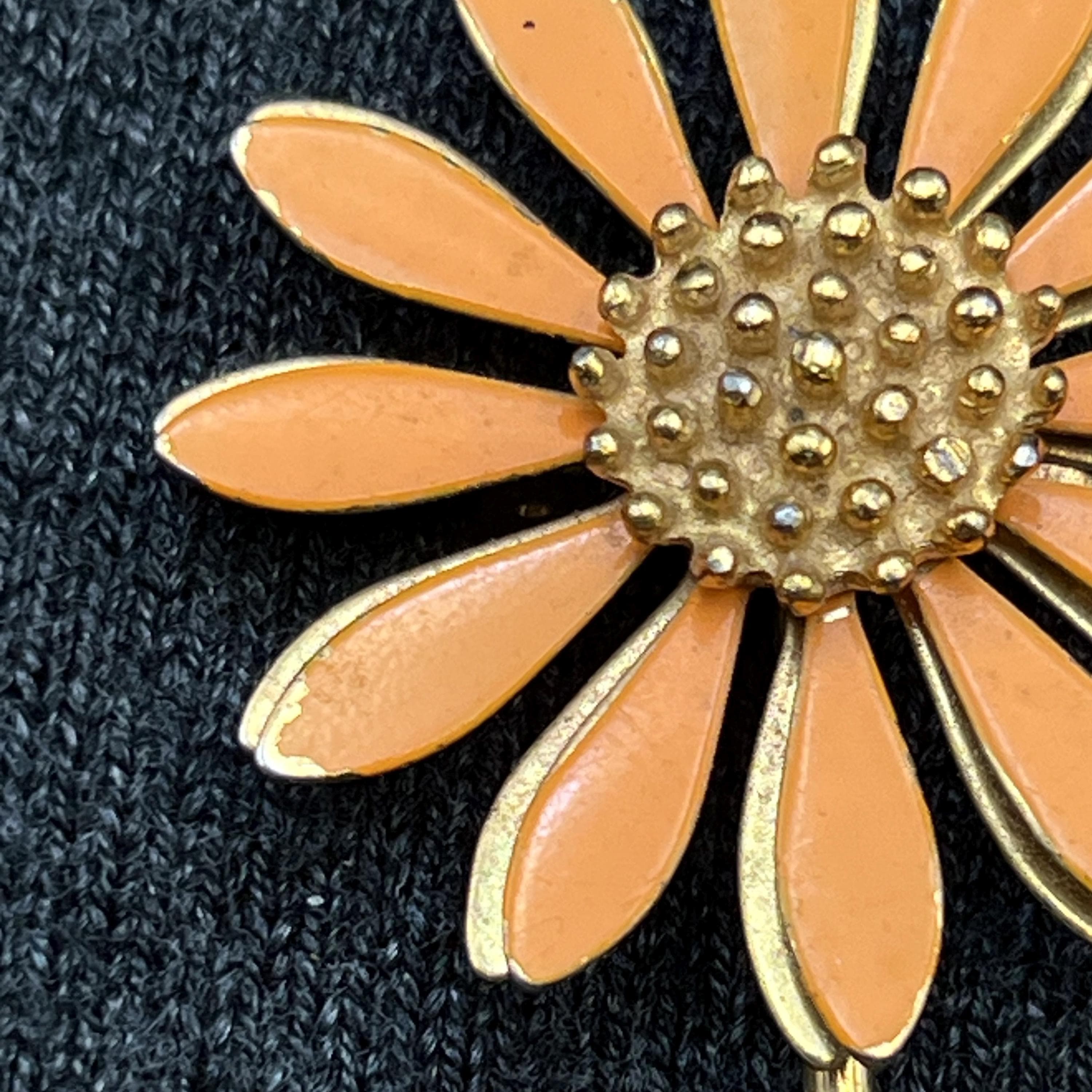 VTG 1960s Enamel Flower Brooch - Thumbnail 2