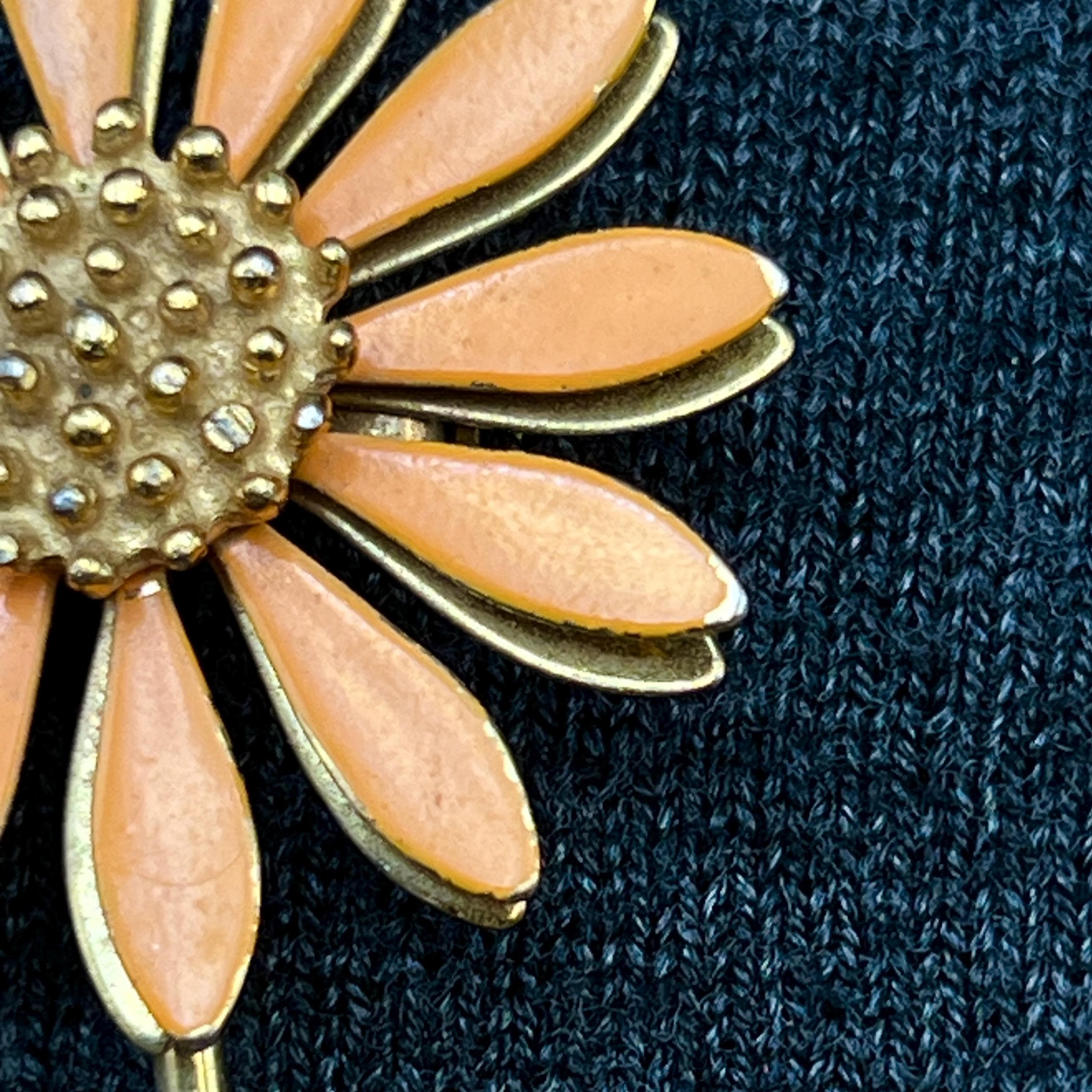 VTG 1960s Enamel Flower Brooch - Thumbnail 3