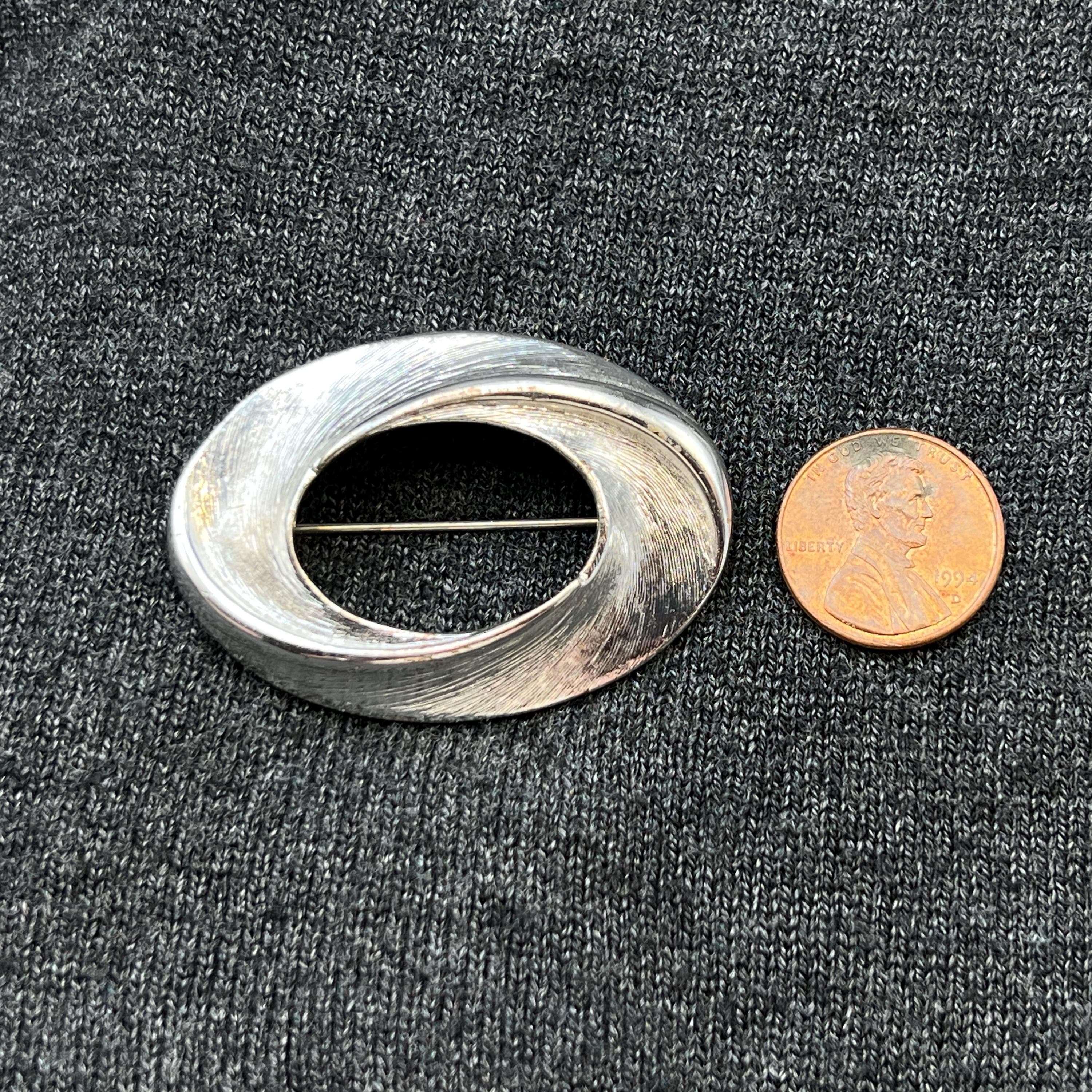 Napier Silver Oval Swirl Brooch, Minimalist Style, Signed - Thumbnail 2