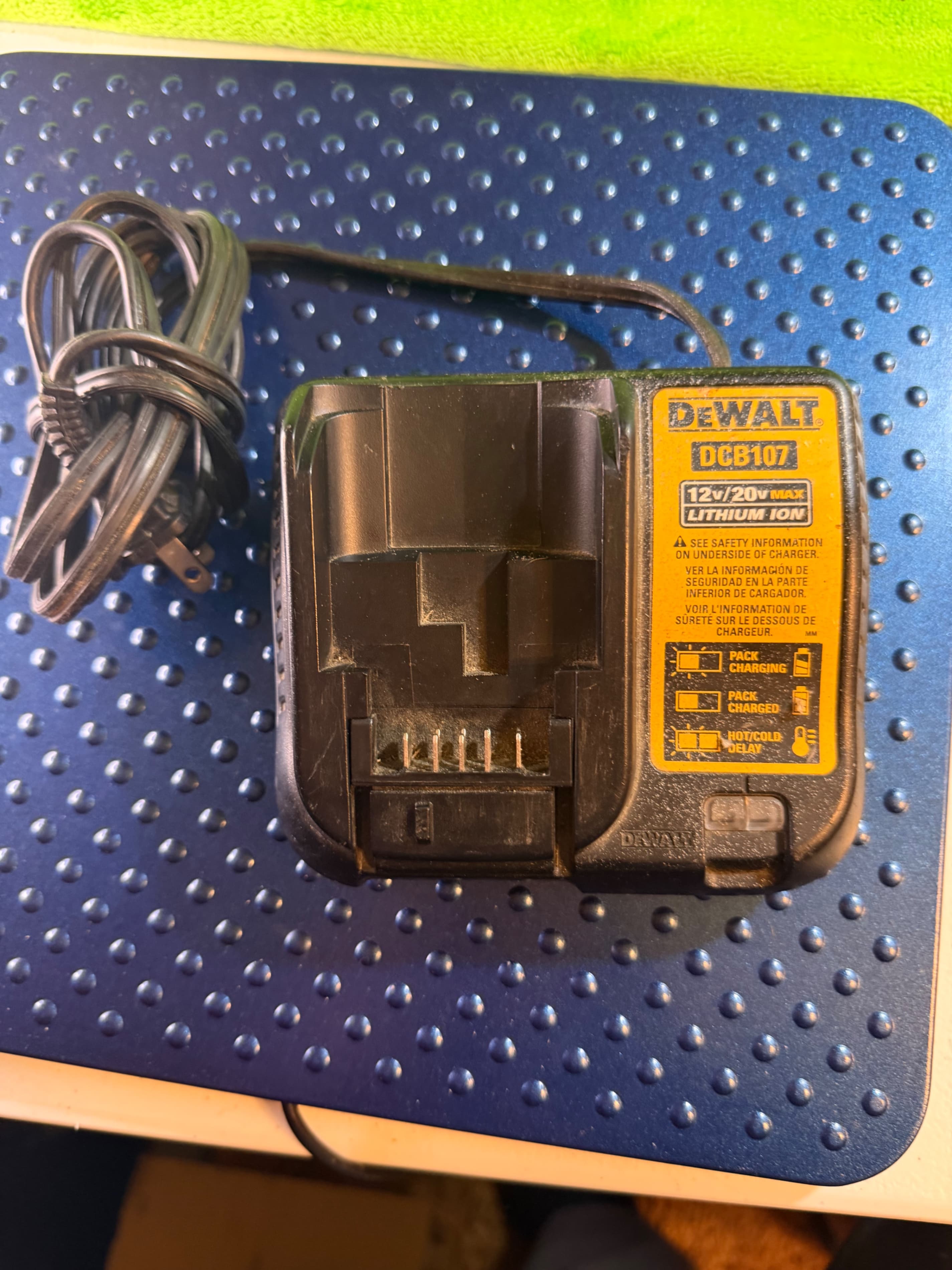 DeWalt DCB107 12V/20V Max Lithium Ion Battery Charger - Image 1