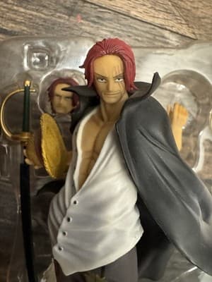 One Piece Model Number Figuarts ZERO Shanks (Paramount War VER) BANDAI - Thumbnail 4