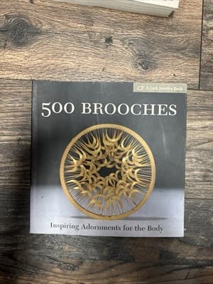 500 Brooches Inspiring Adornments for the Body Lark Jewelry Book Marjorie Simon - Image 1
