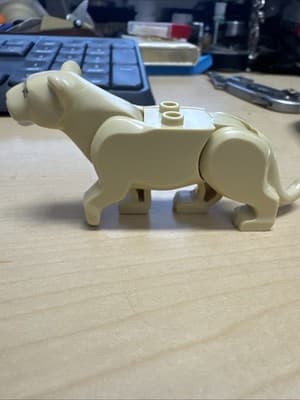 Lego New Tan Cat Large Lioness Lion with Bright Light Orange Eyes - Image 1