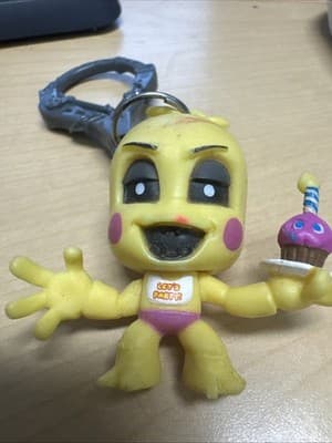 Five Nights Freddy's FNAF Keychain Backpack Hanger Mini Figure Toy Chica 2015 - Image 1
