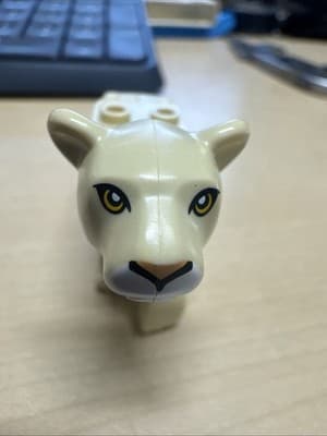 Lego New Tan Cat Large Lioness Lion with Bright Light Orange Eyes - Thumbnail 4