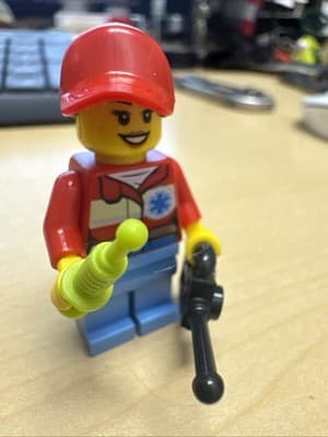 Lego Pilot Female Minifigure from set 60179 City cty857 C16-3 - Thumbnail 2