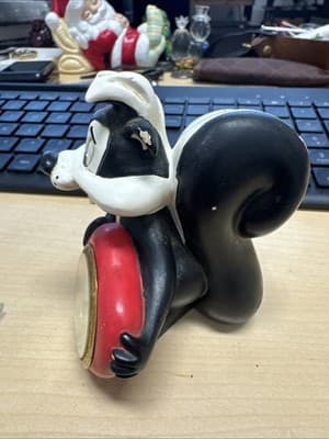 Warner Bros. Studio Pepe Le Pew Heart Clock Figure 1998 3.5” Tested Working - Thumbnail 3