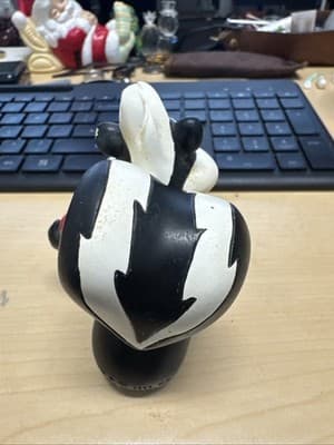Warner Bros. Studio Pepe Le Pew Heart Clock Figure 1998 3.5” Tested Working - Thumbnail 4