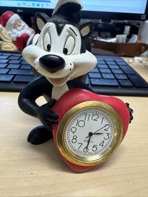 Warner Bros. Studio Pepe Le Pew Heart Clock Figure 1998 3.5” Tested Working - Thumbnail 6