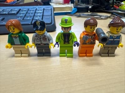 LEGO Minifigure Lot 5 City Batman Rugby Adventurer Worker Tribal Mix Fig - Image 1
