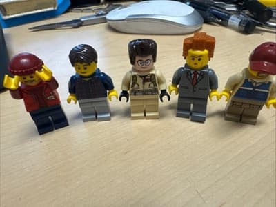 LEGO Minifigure Lot 5 City Batman Rugby Adventurer Worker Tribal Mix Fig - Image 1