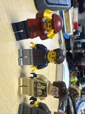 LEGO Minifigure Lot 5 City Batman Rugby Adventurer Worker Tribal Mix Fig - Thumbnail 2