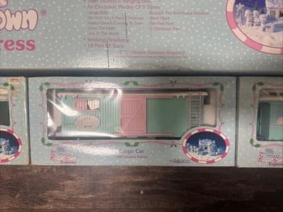 NEW OLD STOCK Precious Moments The Sugar Town Express Holiday Train Set + 3 Cars - Thumbnail 3