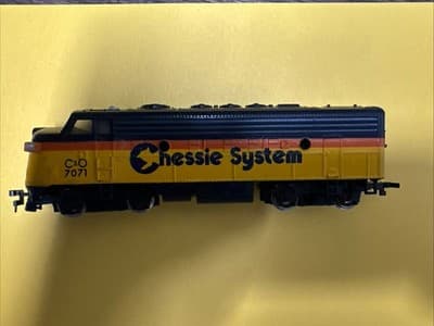 HO Bachmann Lighted Chessie System Diesel Locomotive--new - Image 1